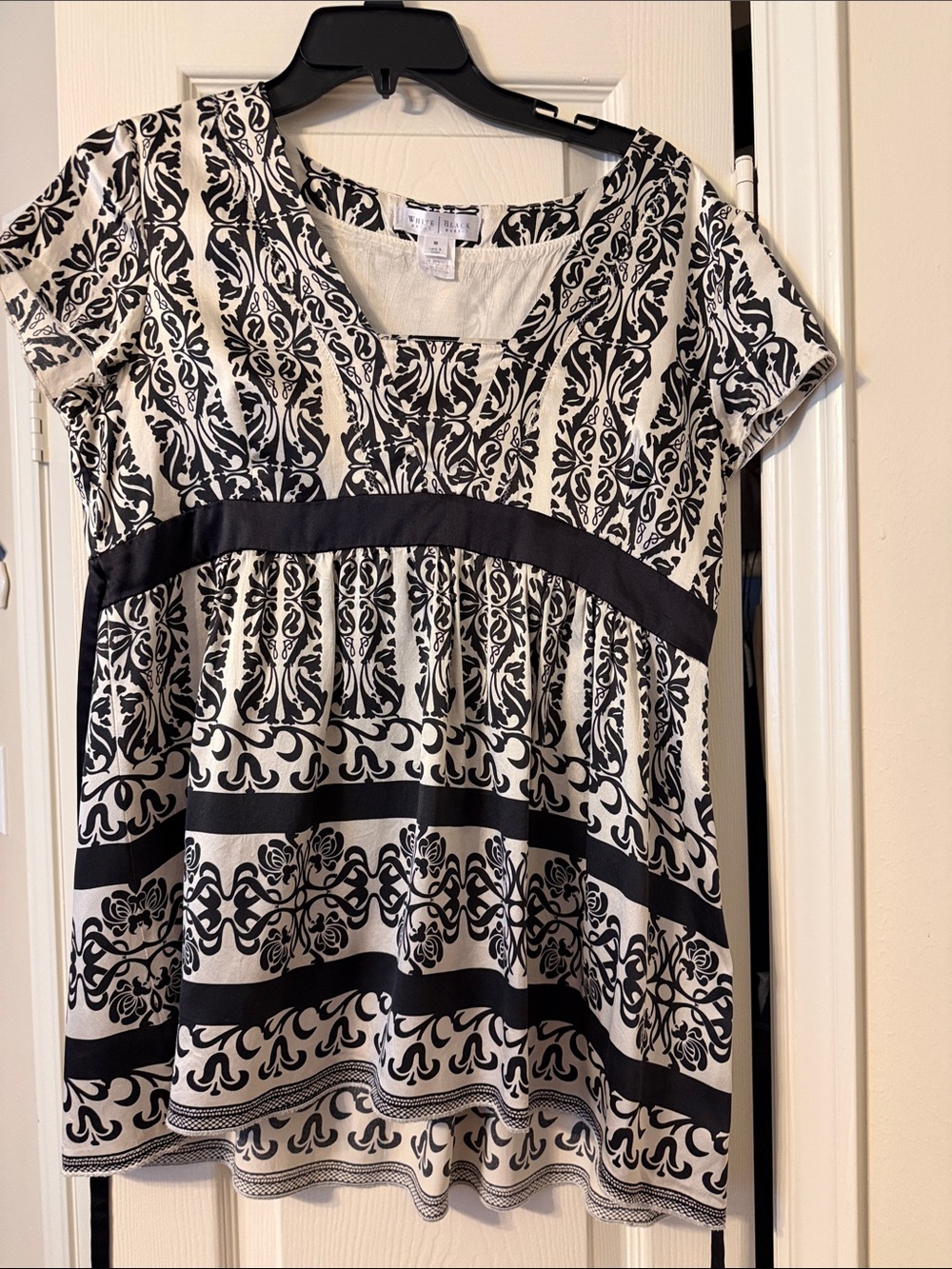 Y2K White House Black Market Patterned Short Sleeve Top